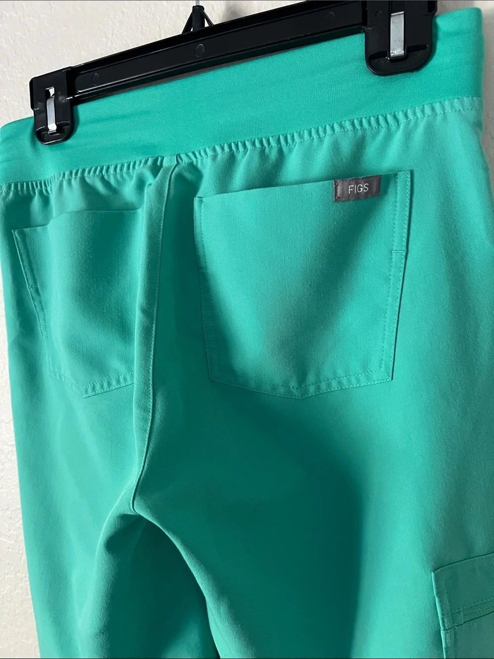 Like New! FIGS Zamora Jogger Scrub Pants PO#1426 Surgical Green in XS/P - Picture 10 of 16